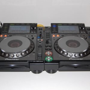 2X Pioneer CDJ 2000 NXS Nexus CD/USB turntables